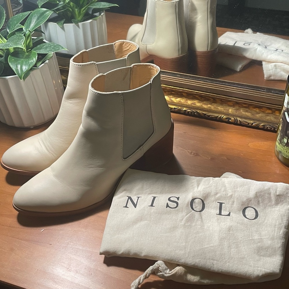 Nisolo Bone Heeled Ankle Boots sz 9